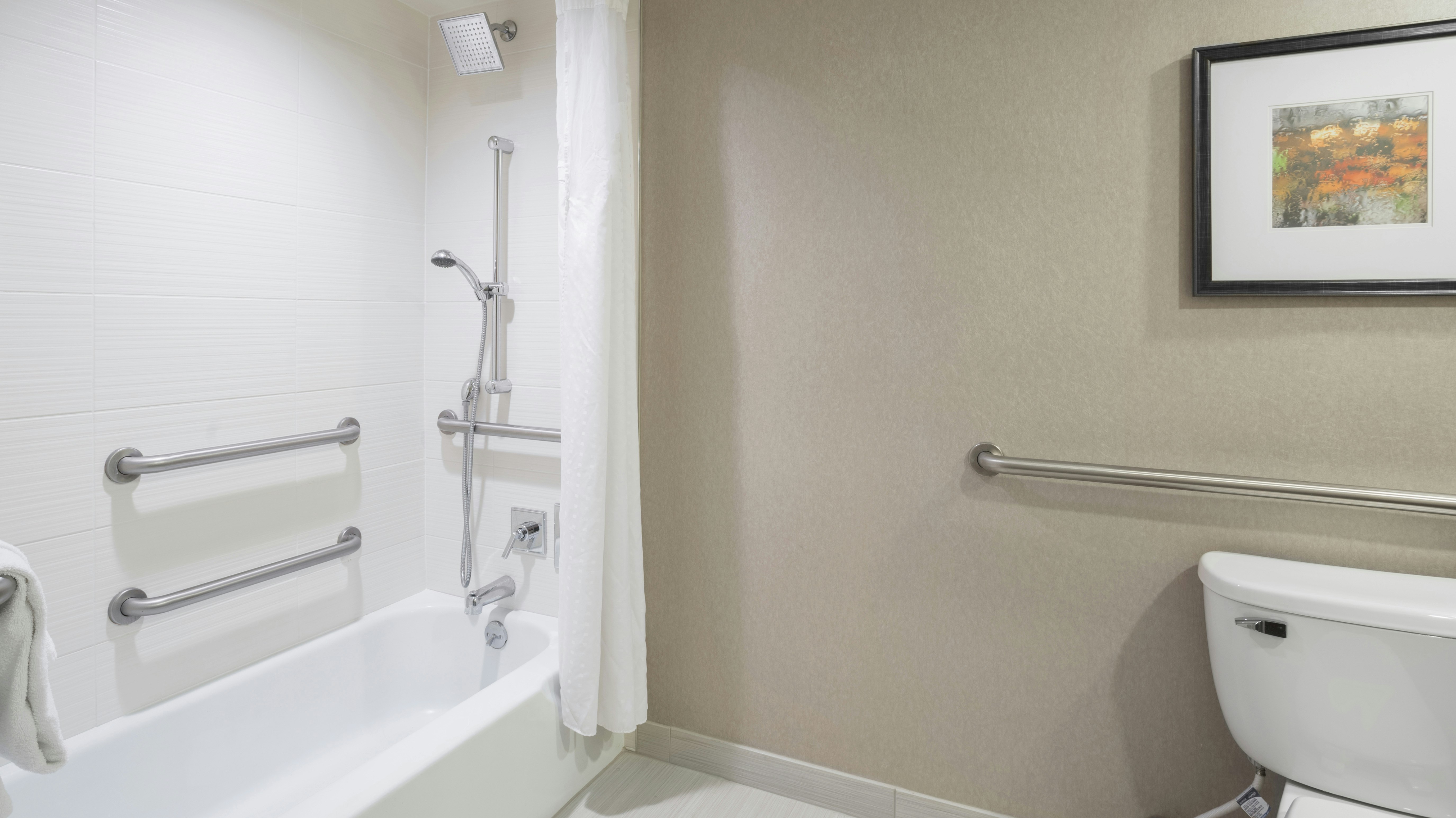 Holiday Inn Cincinnati-Riverfront 58/58