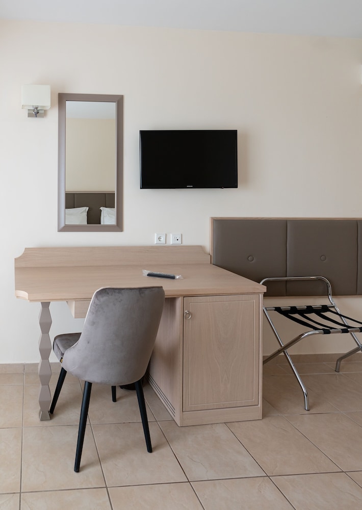 CRONWELL PLATAMON RESORT 36/50