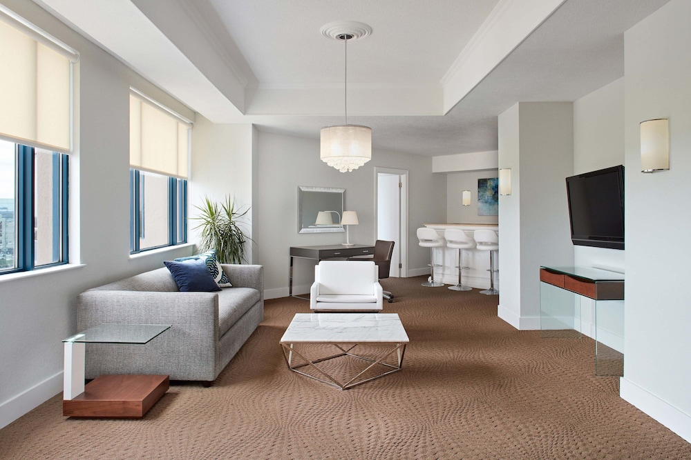 Sheraton Parkway Toronto North Hotel Suites 23/46