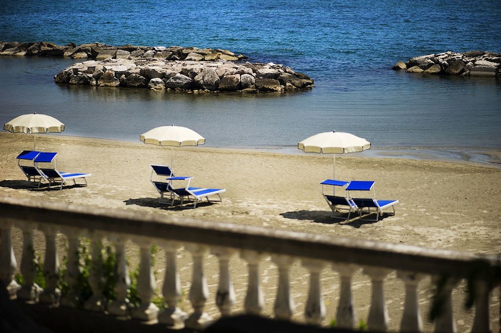 Grande Albergo Miramare 37/50