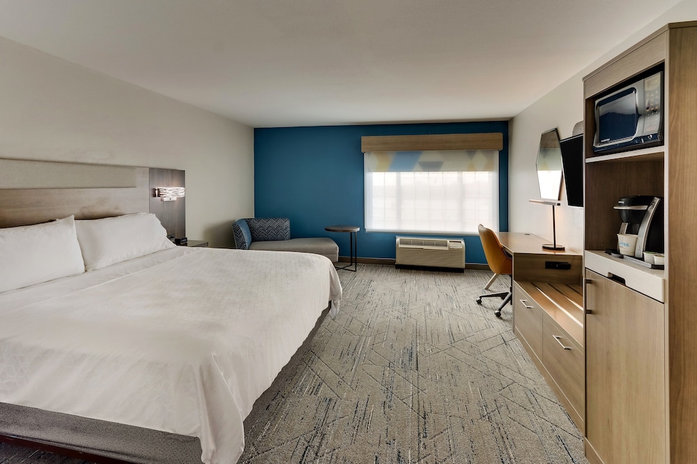 Holiday Inn Express Suites Ardmore An Ihg Hotel 23/55