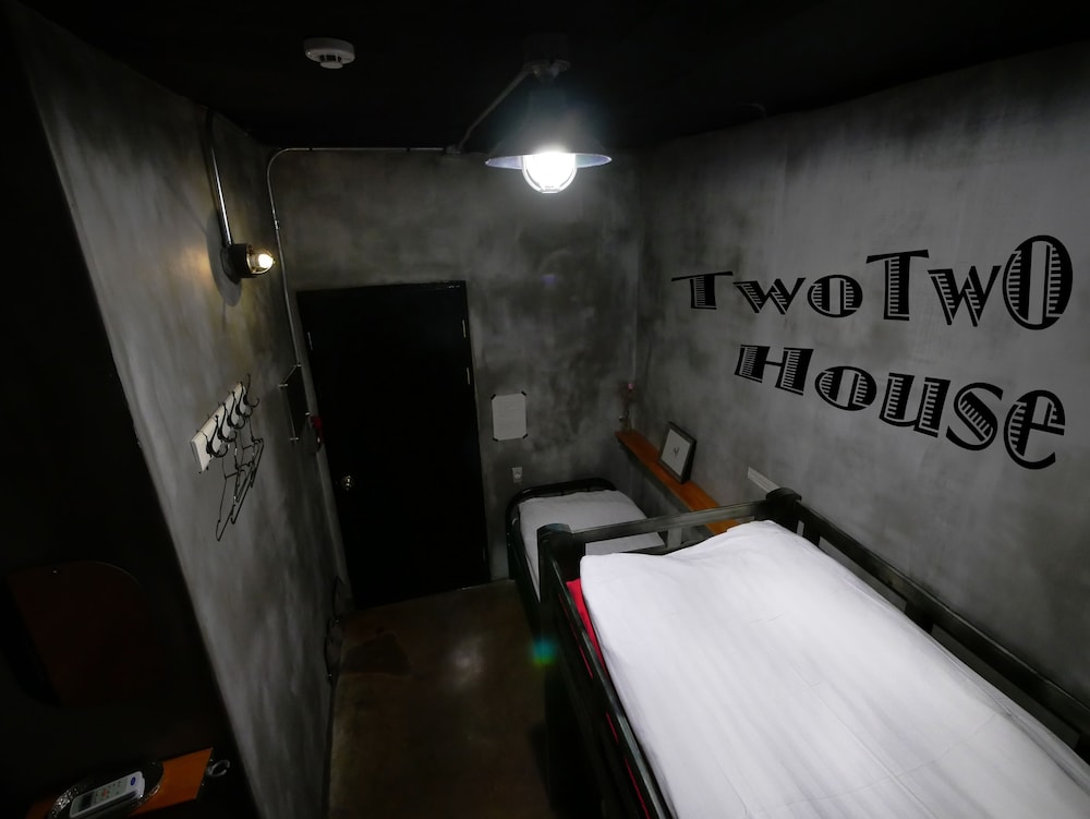 Twotwo House 27/55