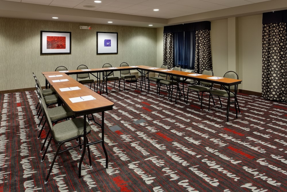Holiday Inn Express Hotel Suites York Ne Market Street 41/46