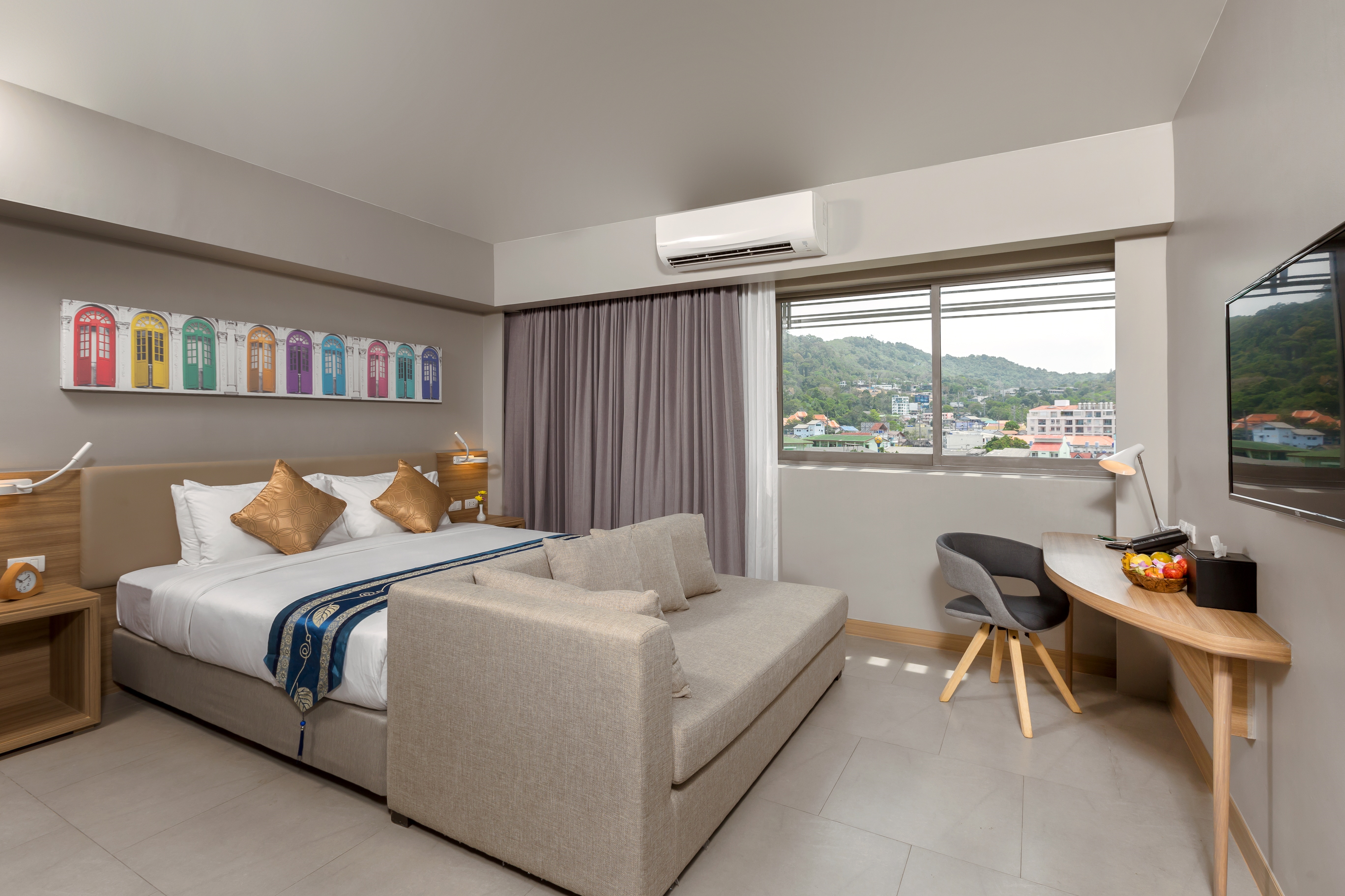 PREMIER CORNER MOUNTAIN VIEW