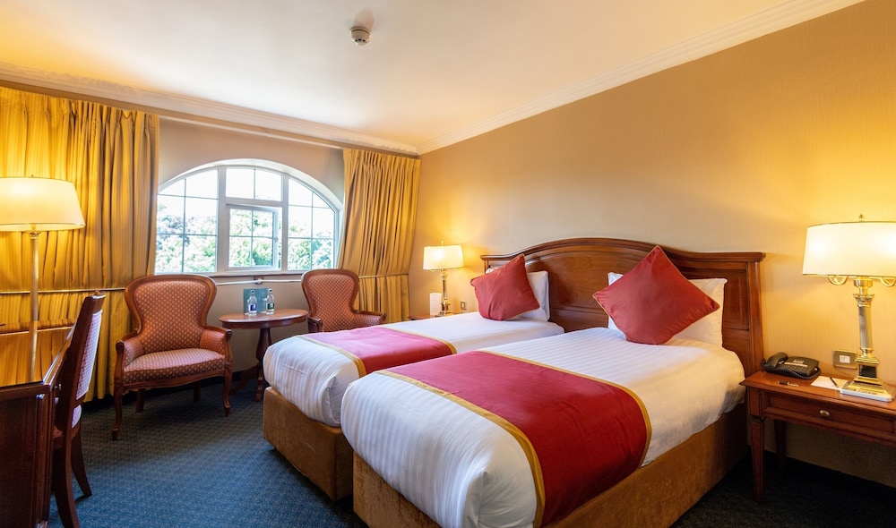 Killarney Avenue Hotel 34/68