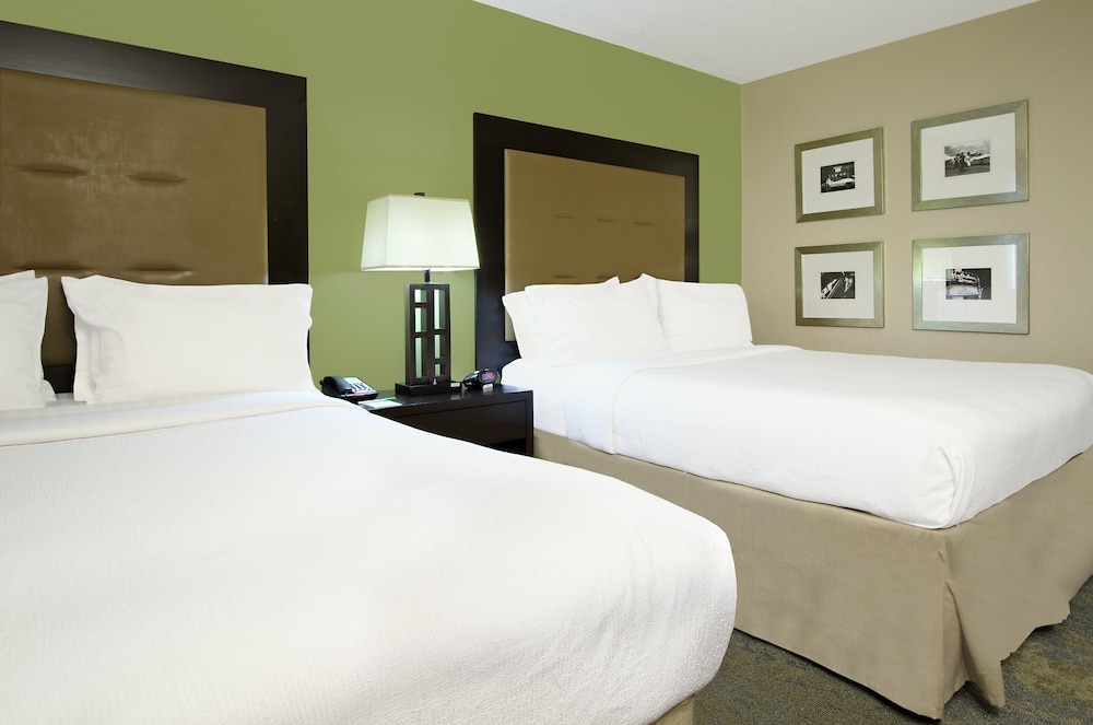 Holiday Inn New Orleans West Bank Tower 18/79