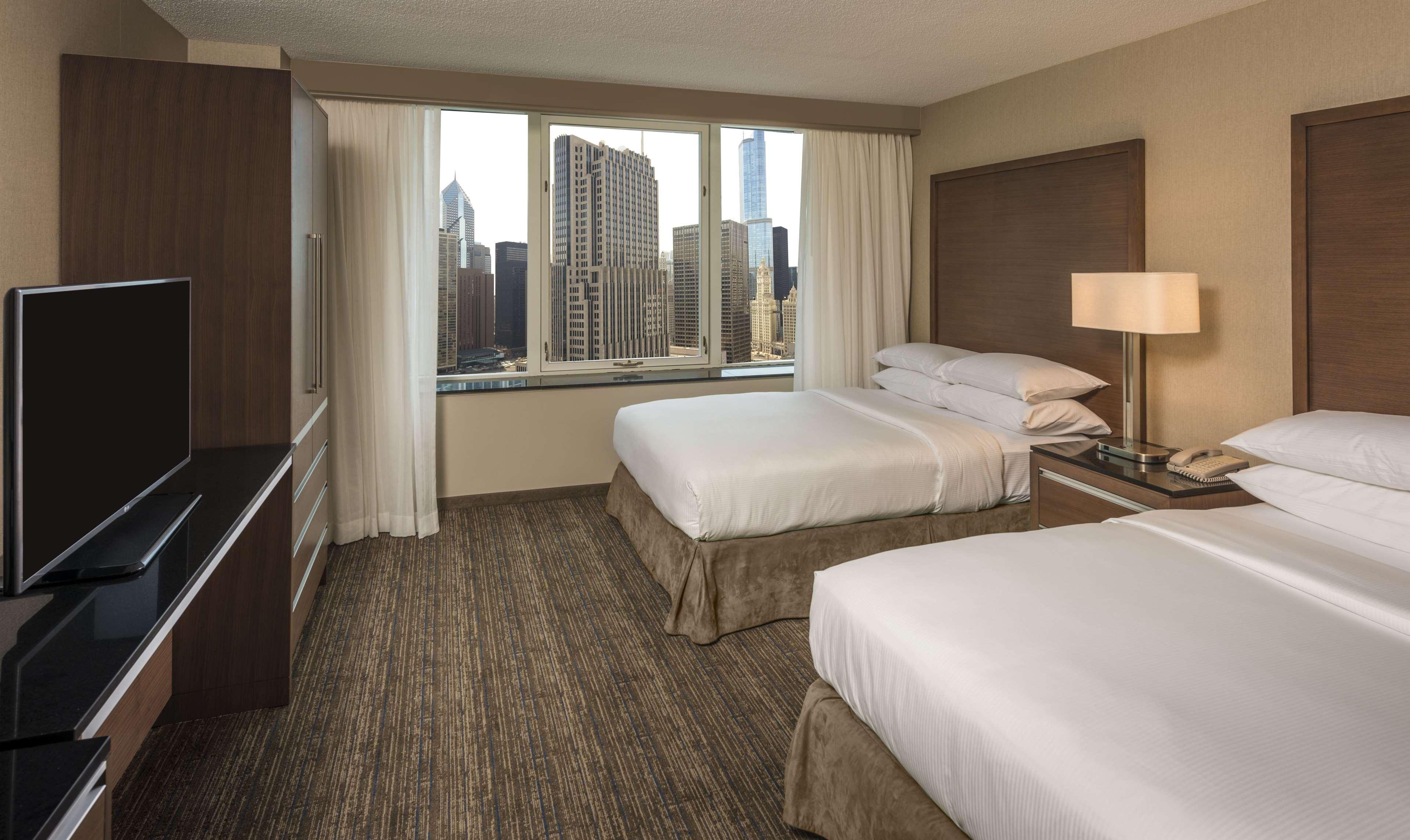2 ROOMS, SUITE, 2 DOUBLE BEDS, CITY VIEW, HIGH FLOOR