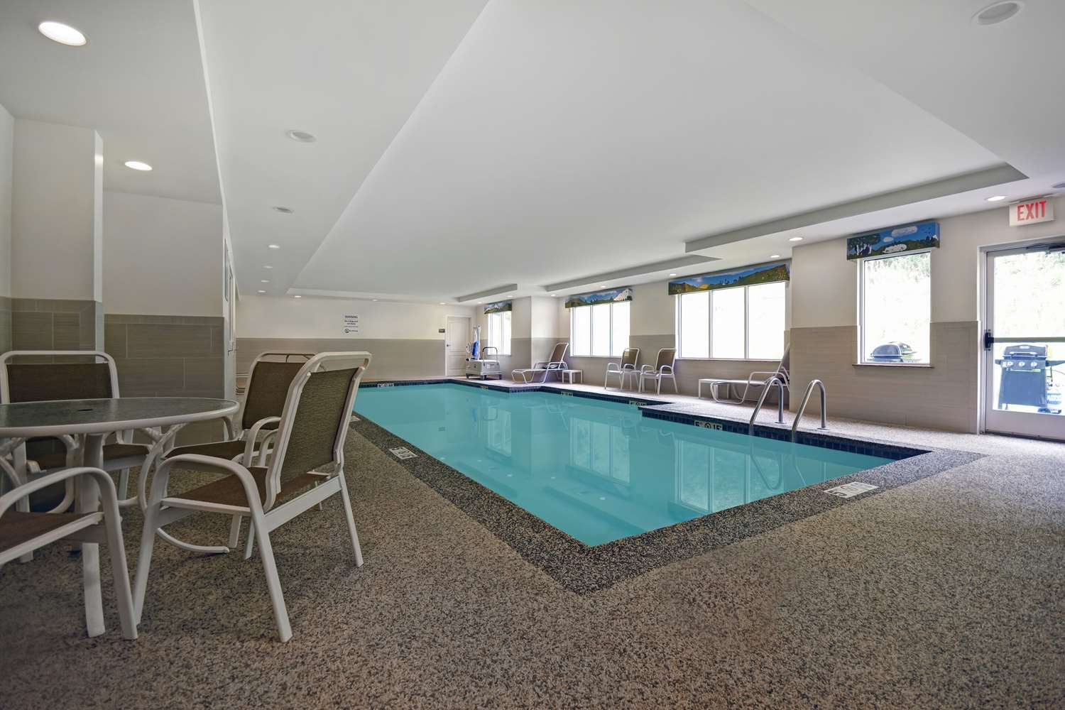 Comfort Inn & Suites Wilton, ME 9/27