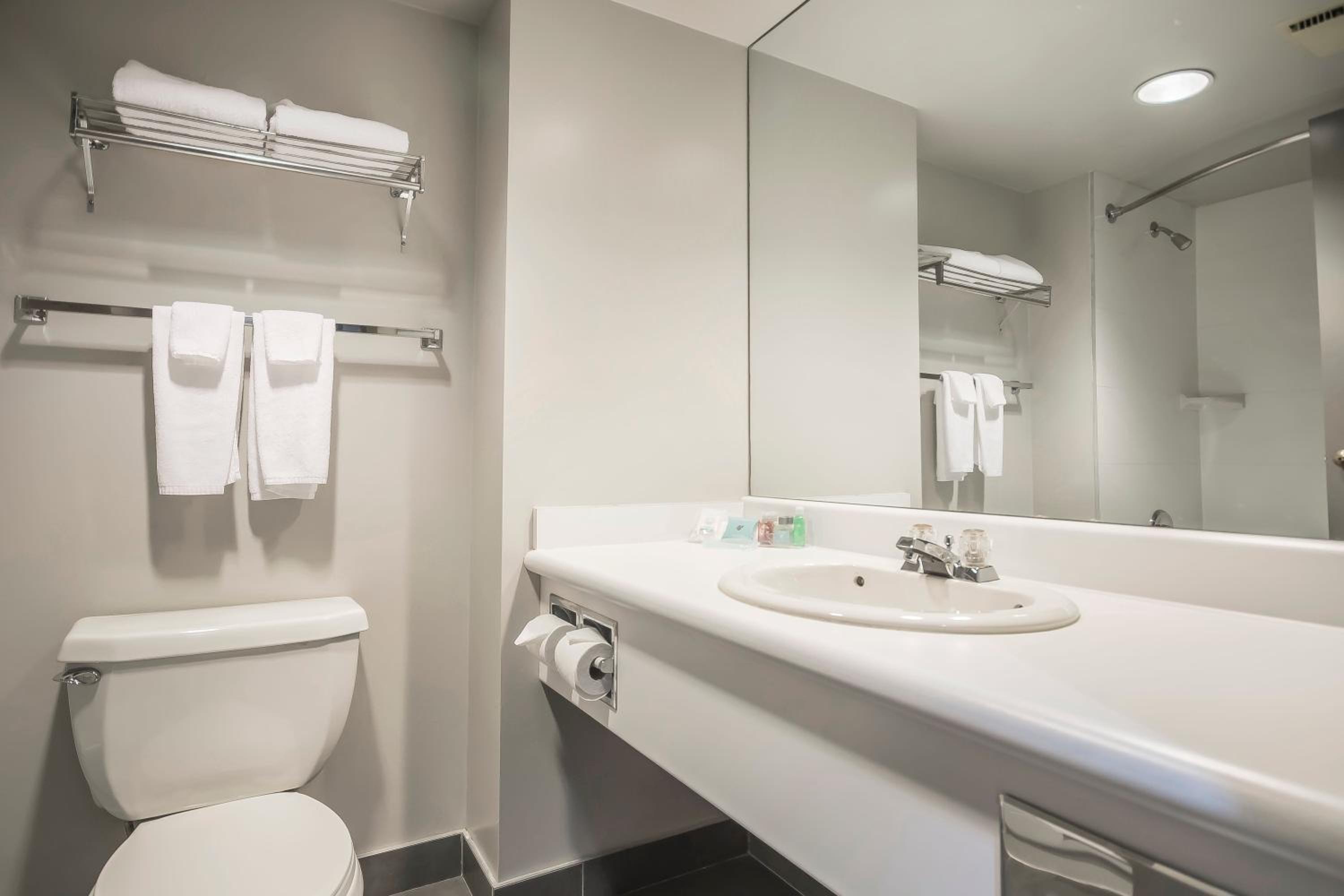 غرفة ديلوكس بسريرين مزدوجين، Best Western Plus Vancouver Airport Hotel 7/9