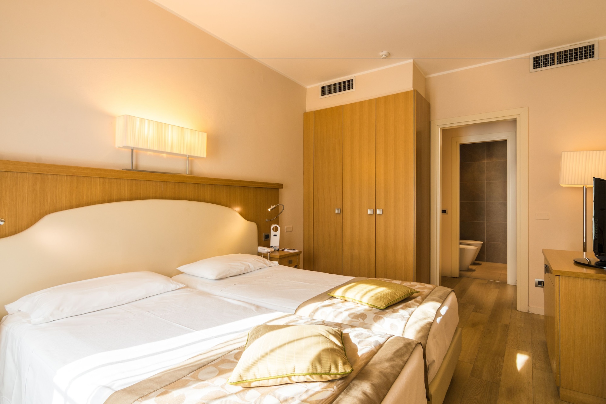 PLUS, CLASSIC, DOUBLE BED
