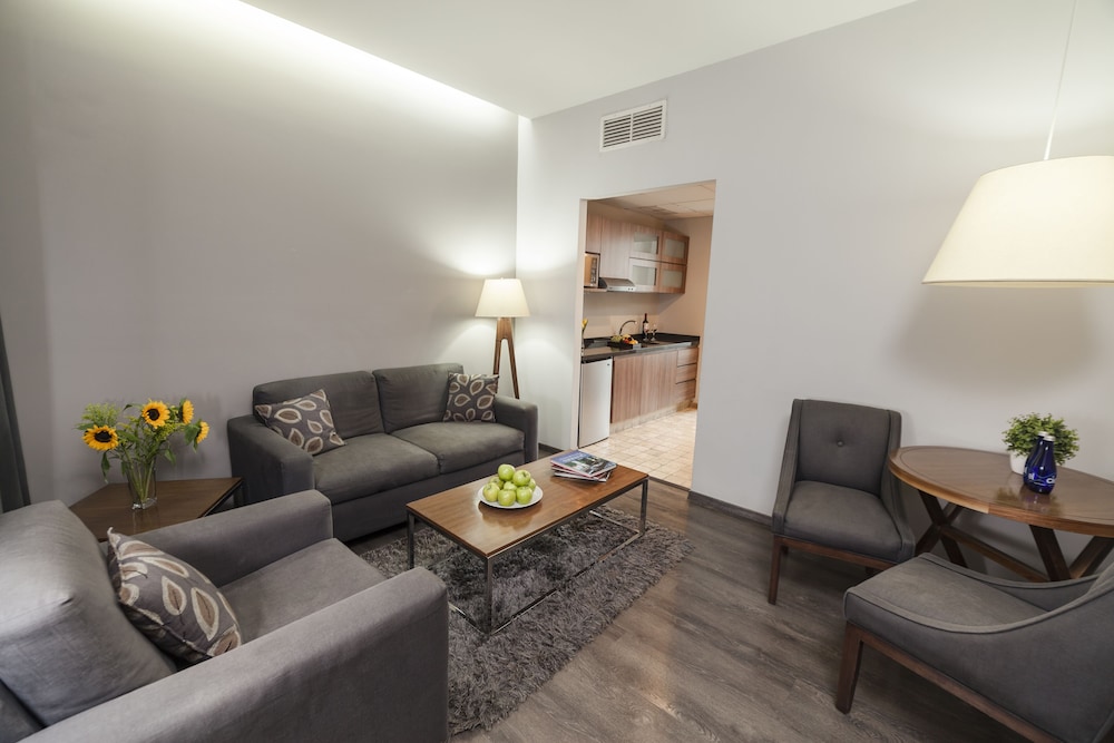 Suites del Angel 48/65