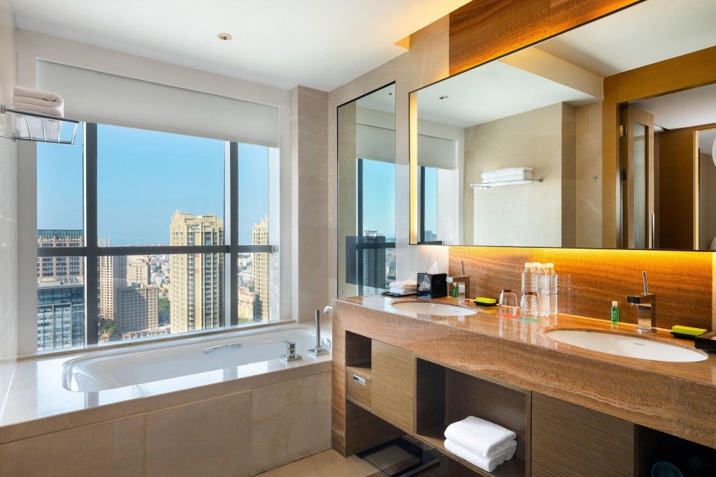 جناح جونيور بسرير كينج بغرفة نوم واحدة مع دخول صالة النادي، Le Meridien 3/6