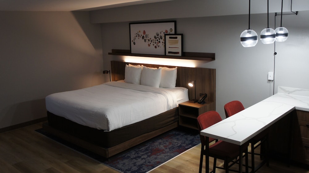Hawthorn Extended Stay by Wyndham Knoxville 33/46