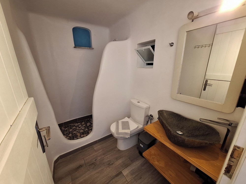 Alexandros Mykonos 50/50