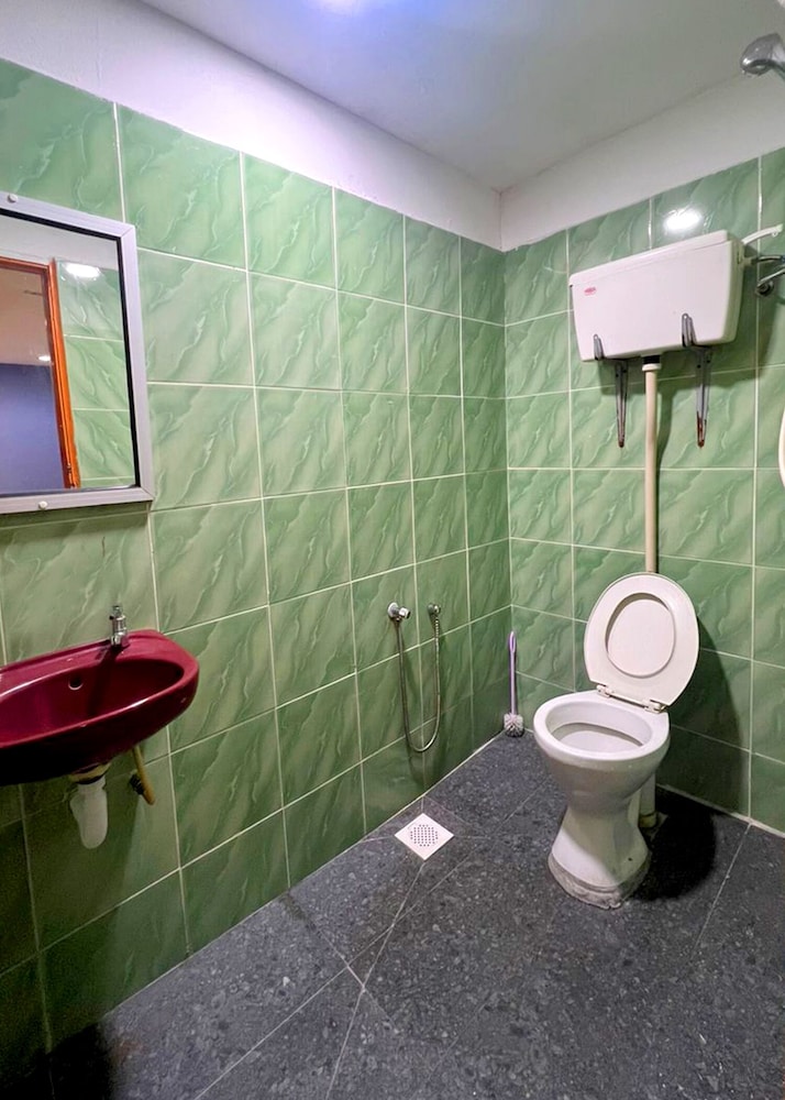 AMPANG POINT STAR HOTEL 50/53