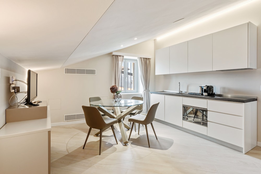 Oriana Suites Udine 3/24