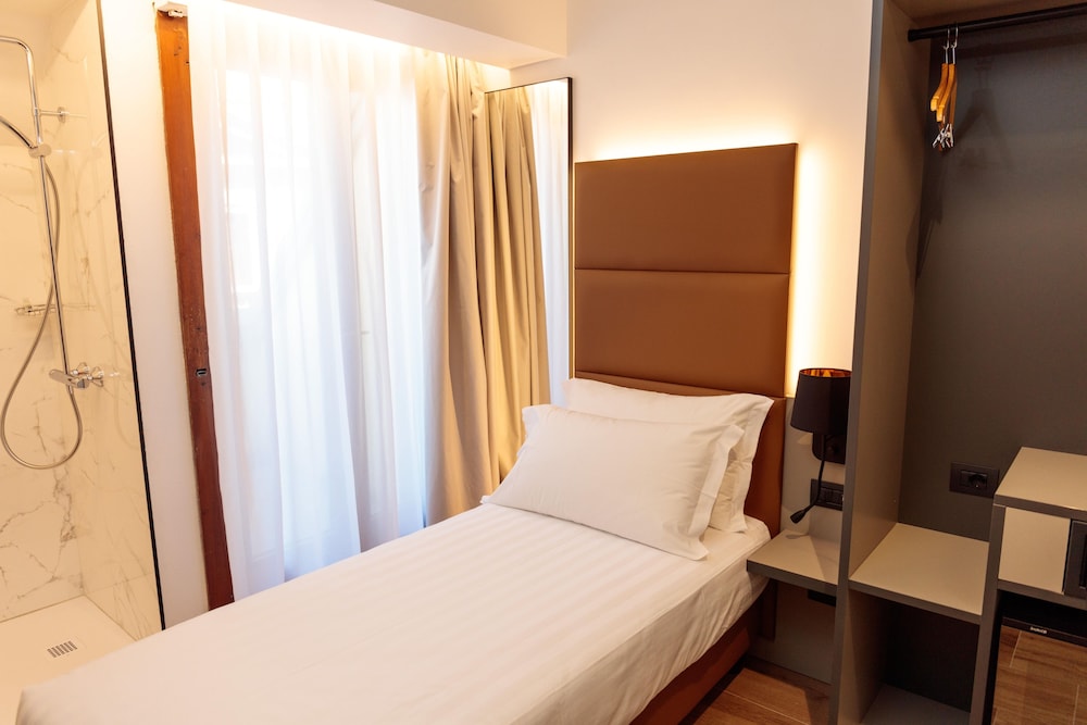CLASSIC, DOUBLE OR TWIN BED