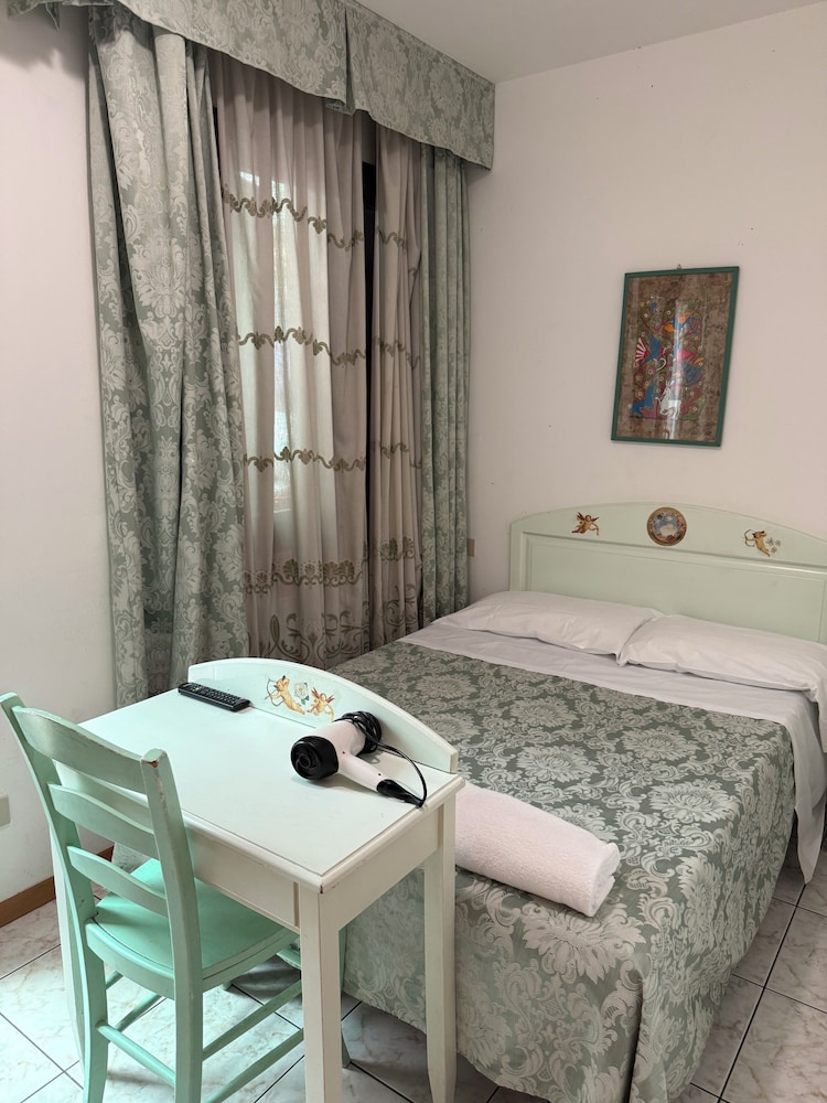 Hotel Adua 42/62