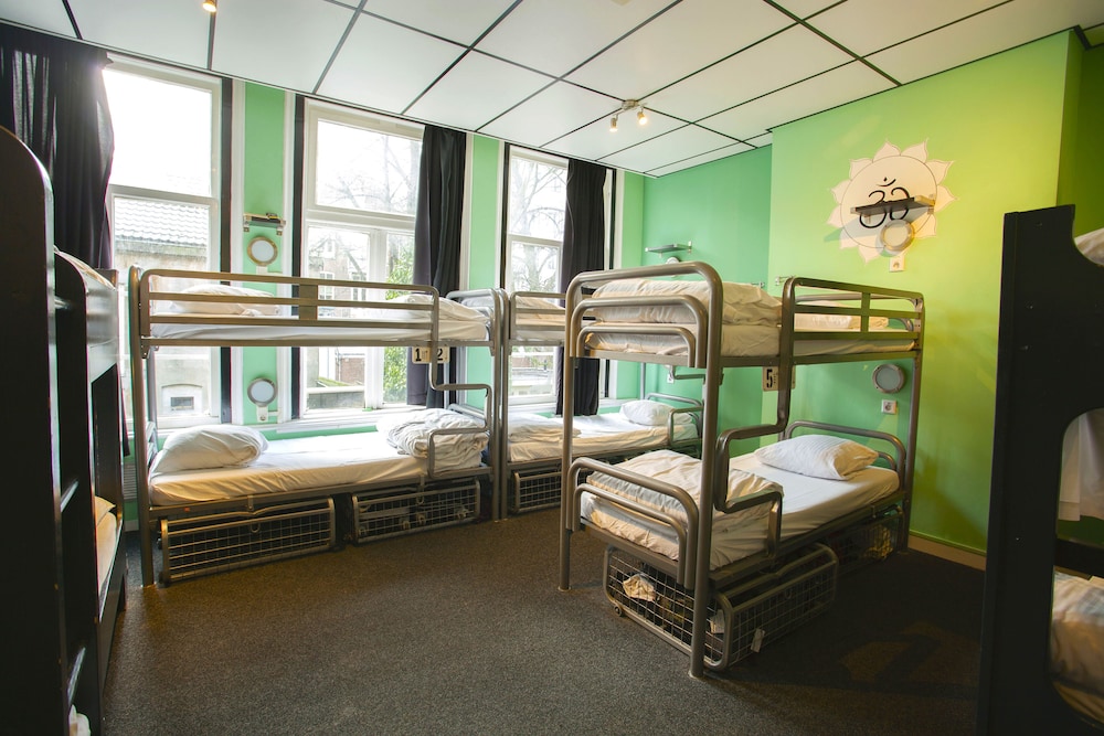 Flying Pigs Uptown Hostel Amsterdam 20/50