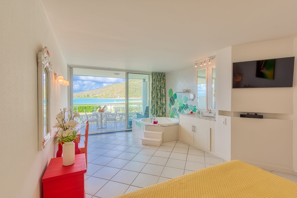 Anse Marcel Beach Resort 29/50