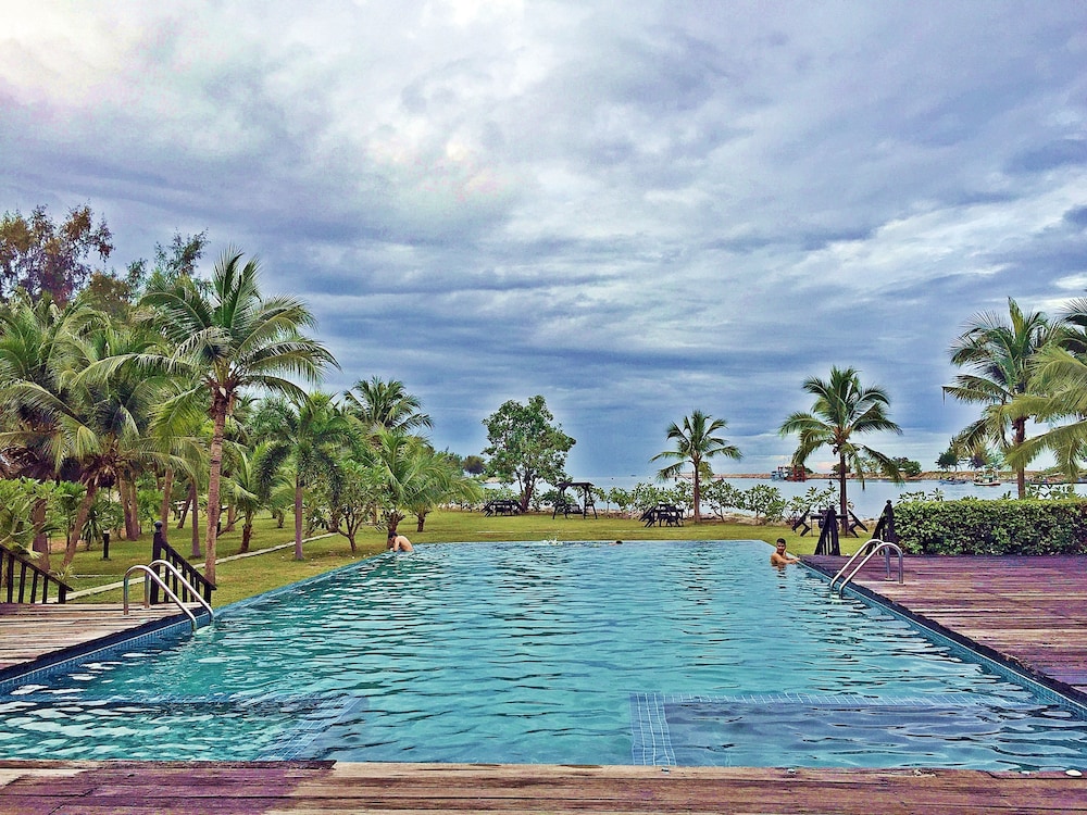 Lawana Escape Beach Resort 39/50