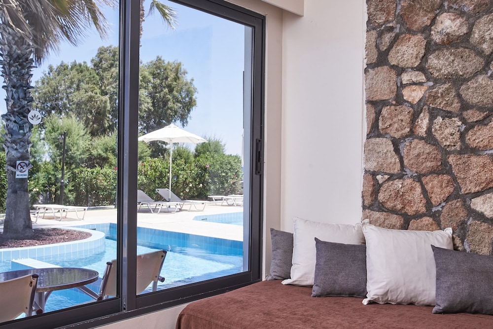 Blue Bay Beach Resort 48/61