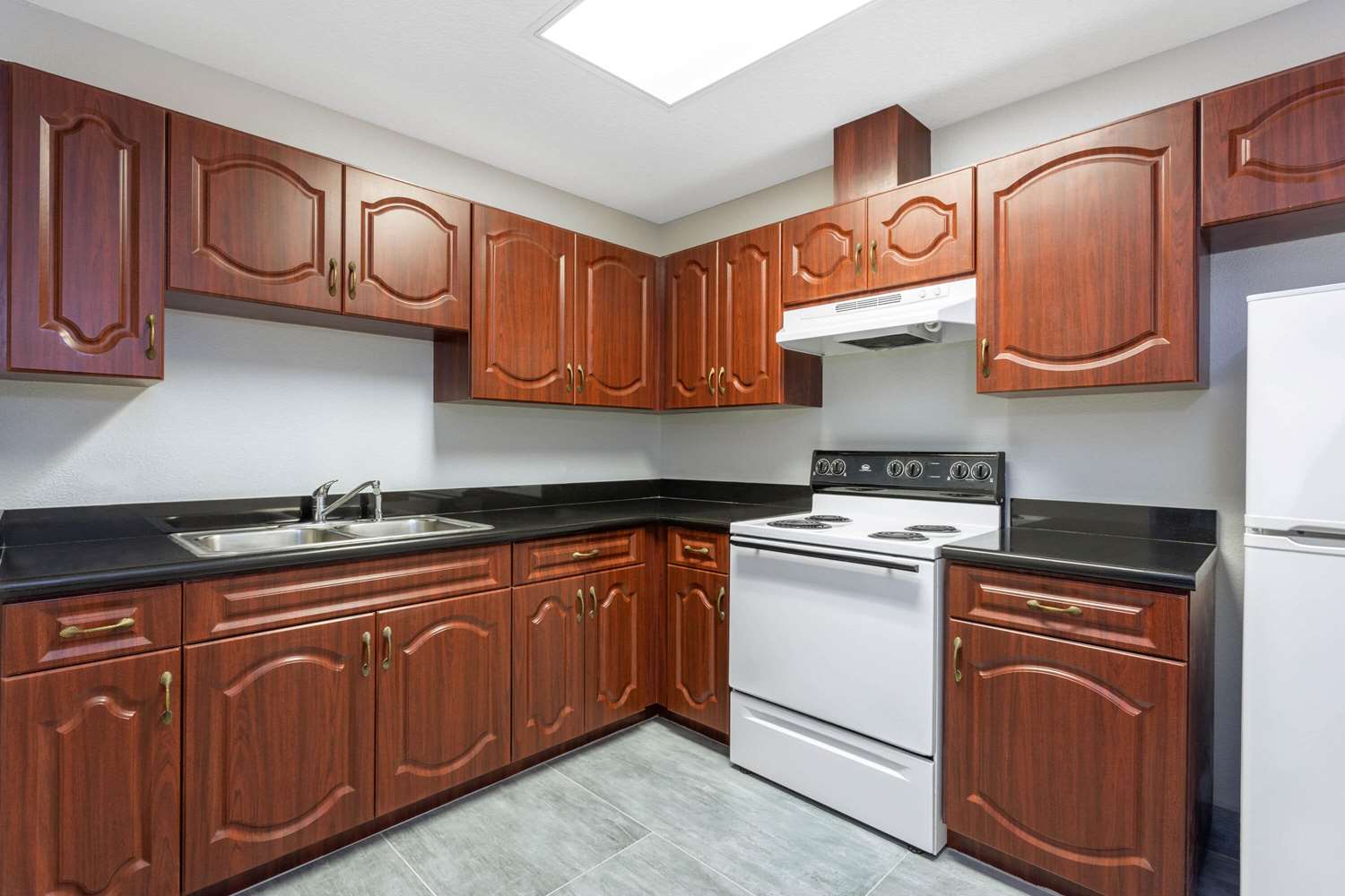 La Quinta Inn & Suites by Wyndham Tampa Central 3/22