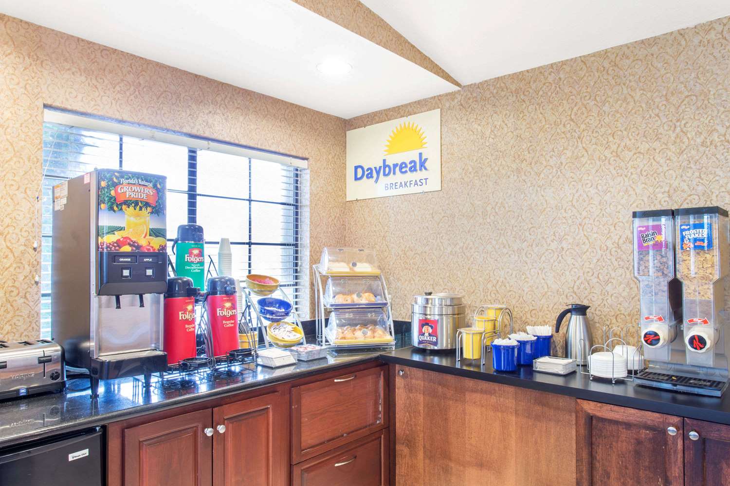 Days Inn Mesa East 8/23