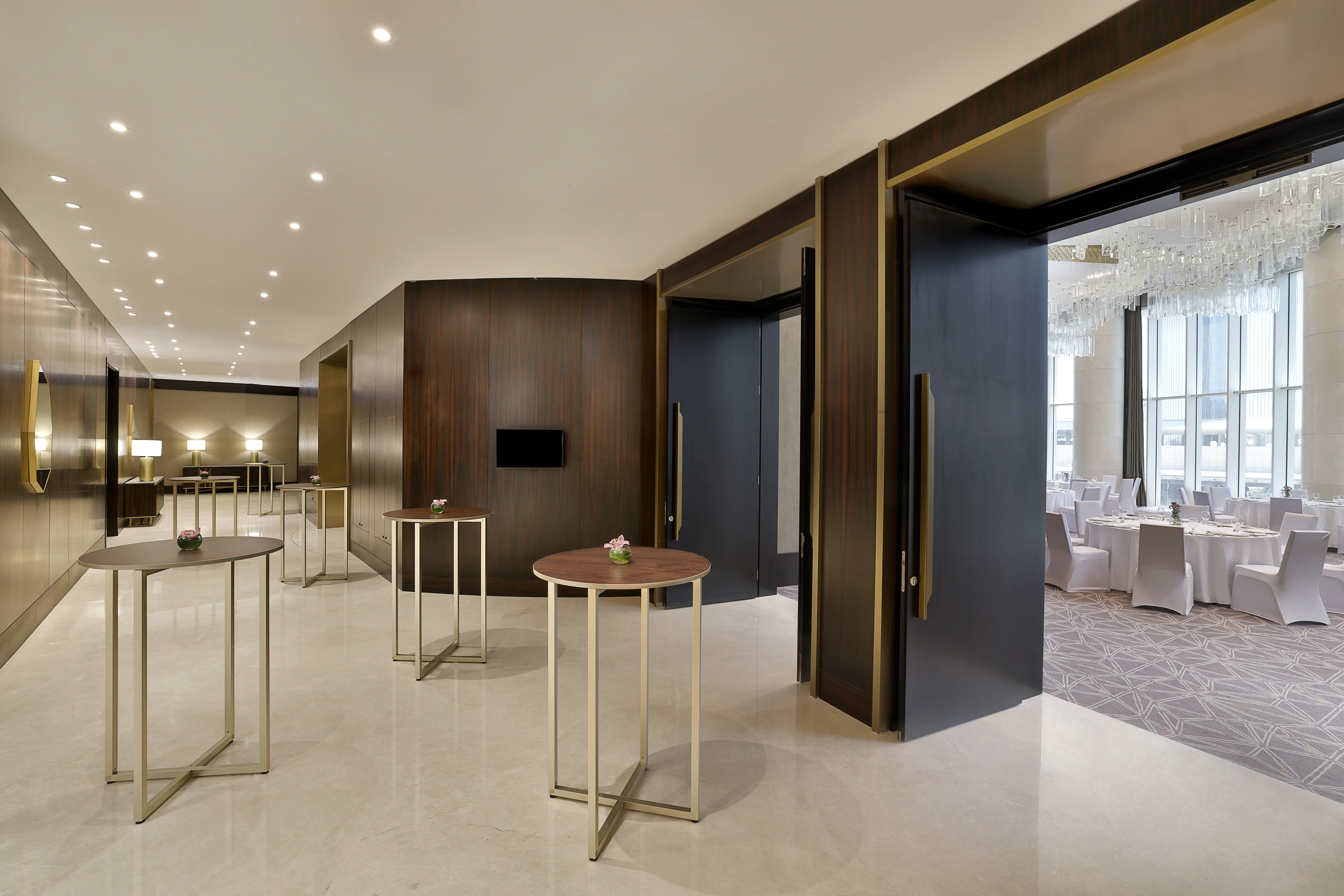 هيلتون الرياض العليا(Hilton Riyadh Olaya) 54/57