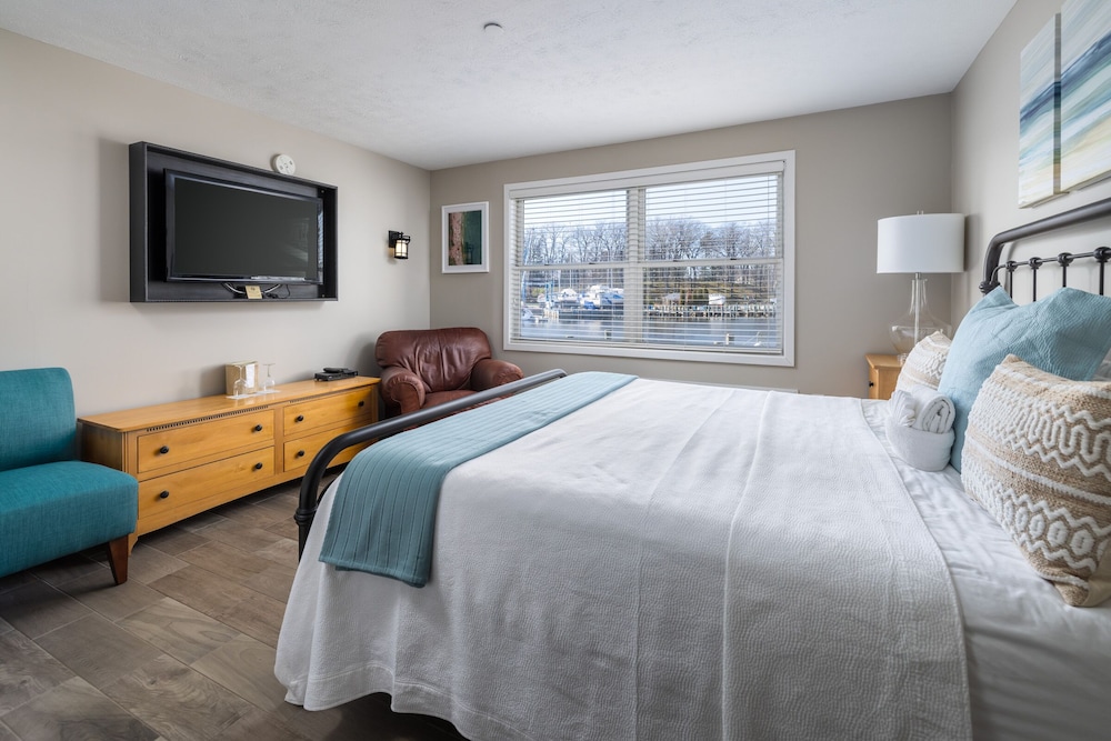 Harbor, King Bed