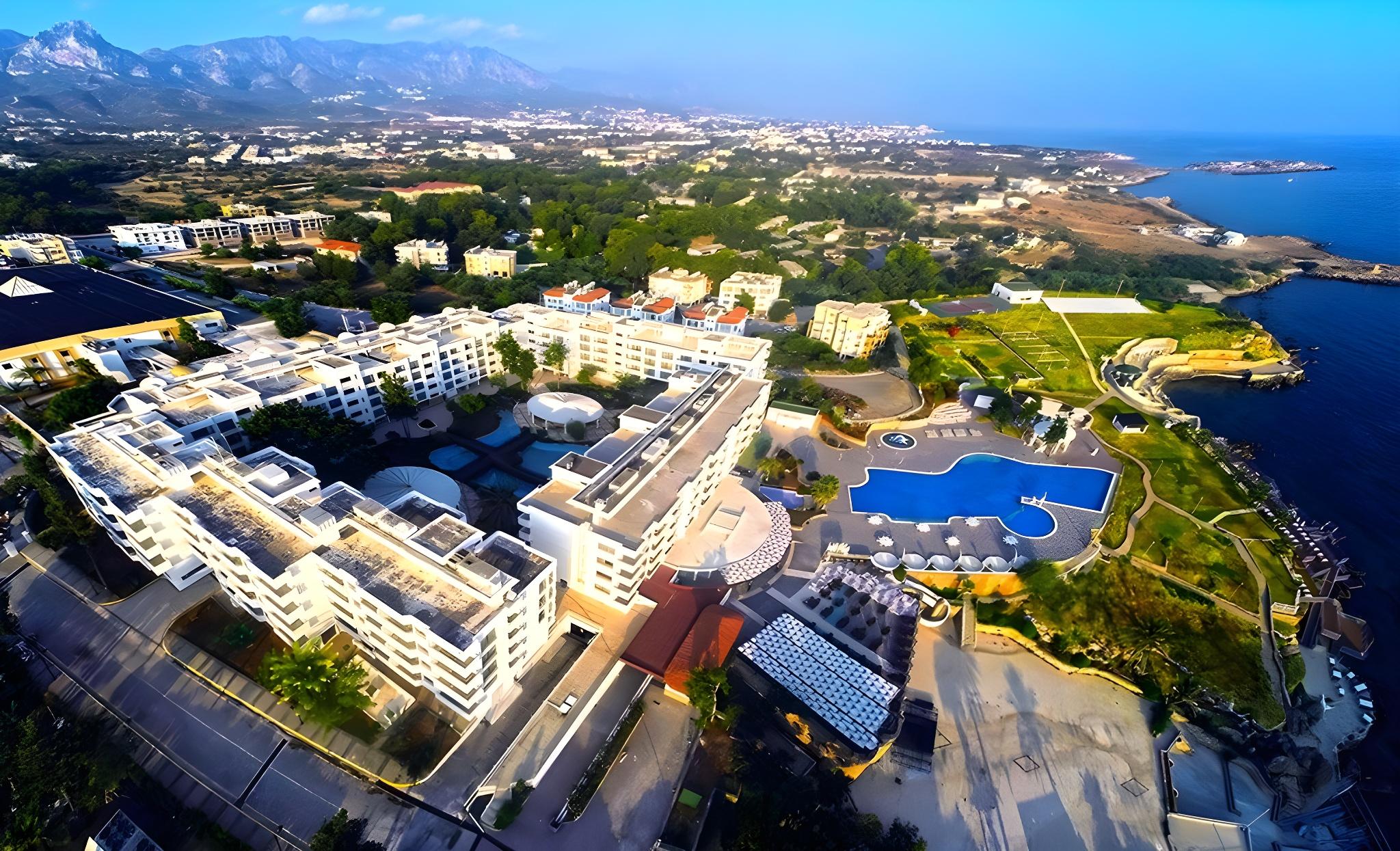 Deluxe, Land View, Balcony