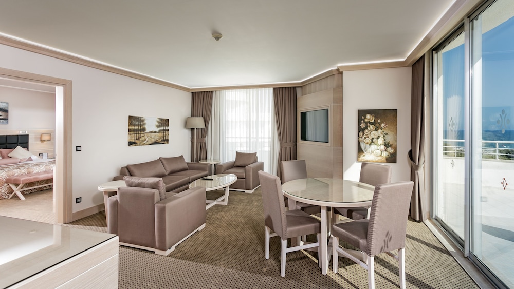 Miracle Resort Hotel 50/72