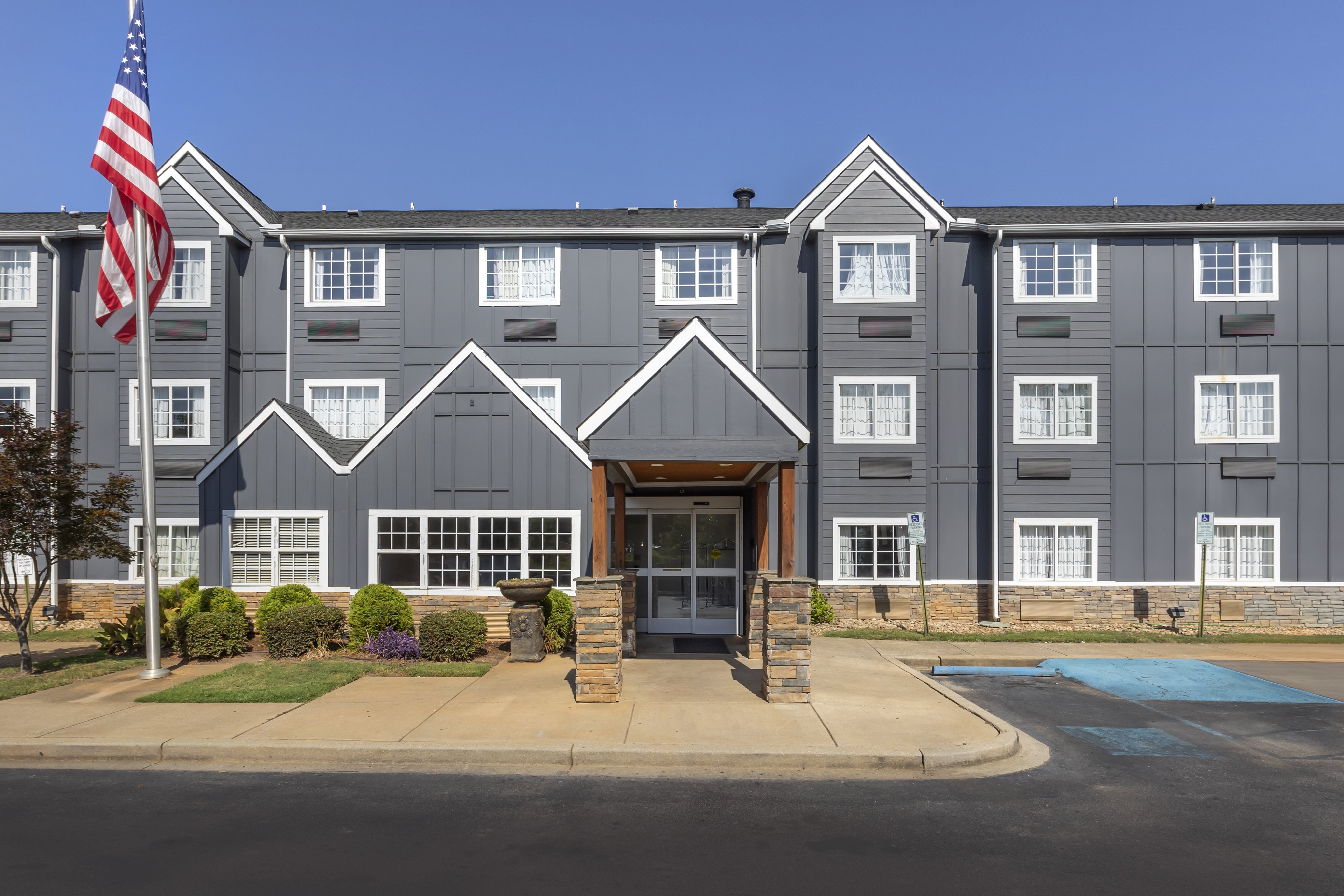 Econo Lodge Inn Suites Greenville 2/69