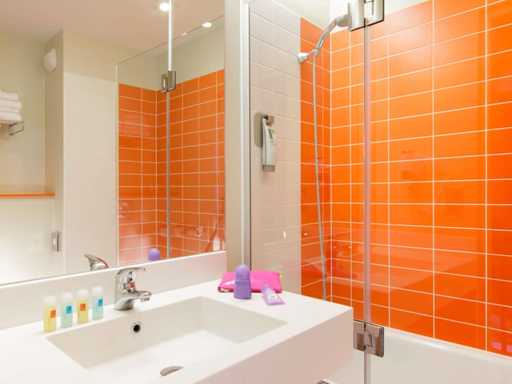 Ibis Styles Tours Centre 73/74