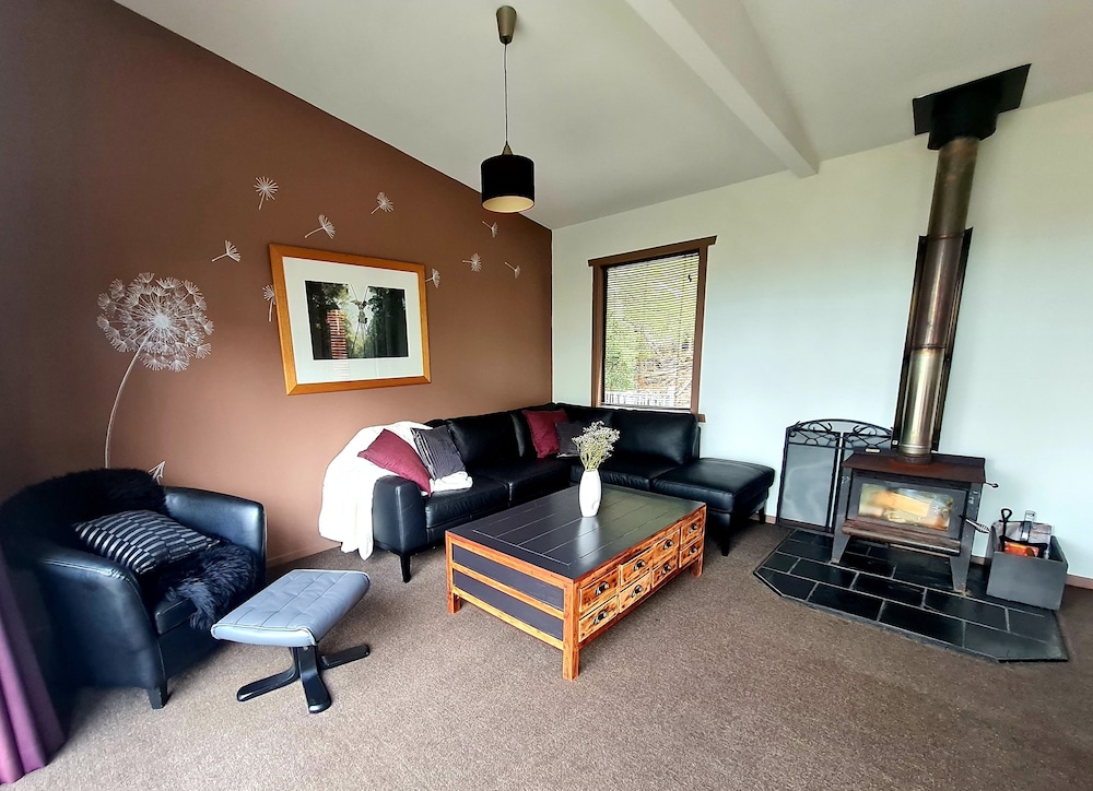 HUON BUSH RETREATS 34/50
