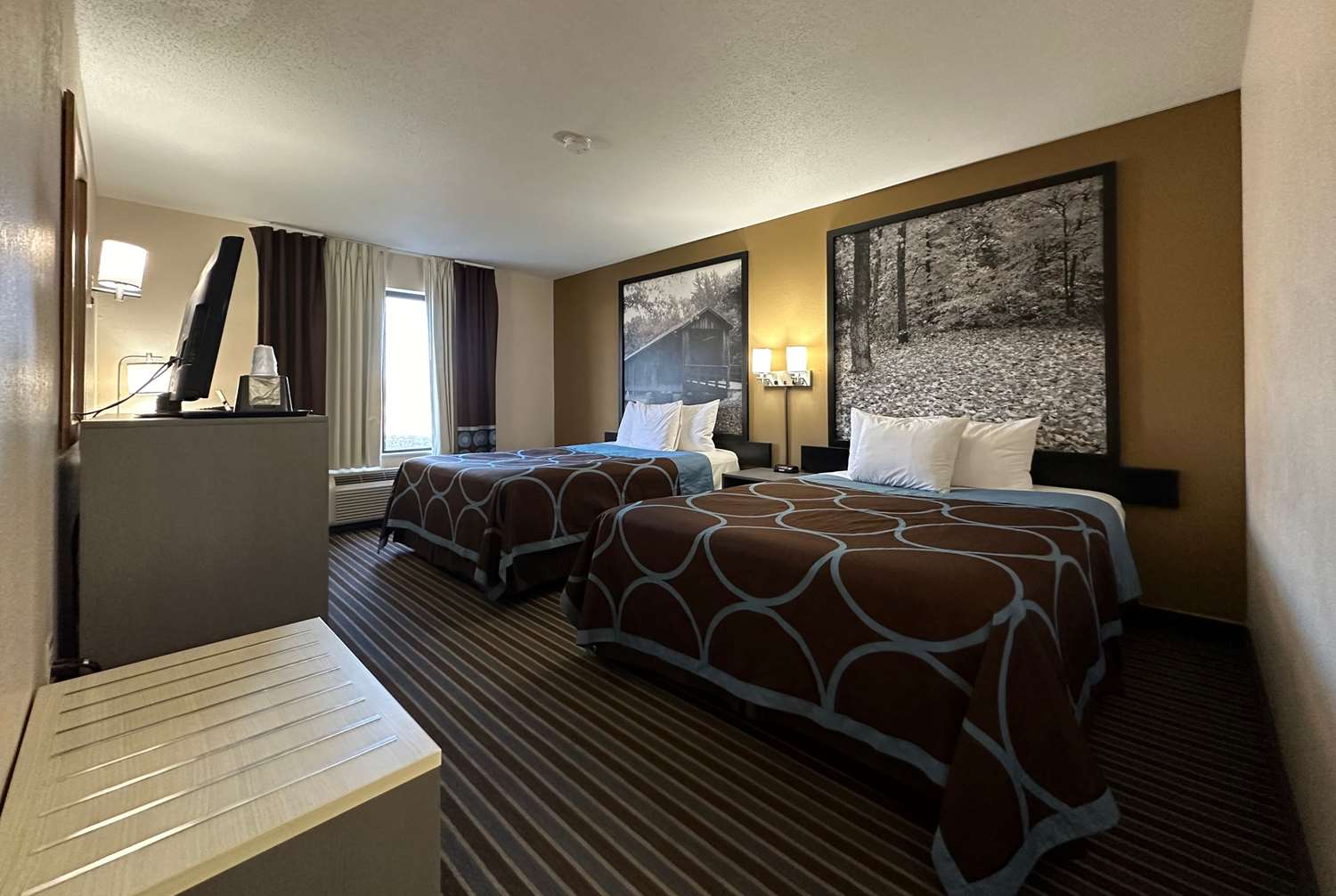 Super 8 by Wyndham Columbia Clark Lane 10/16