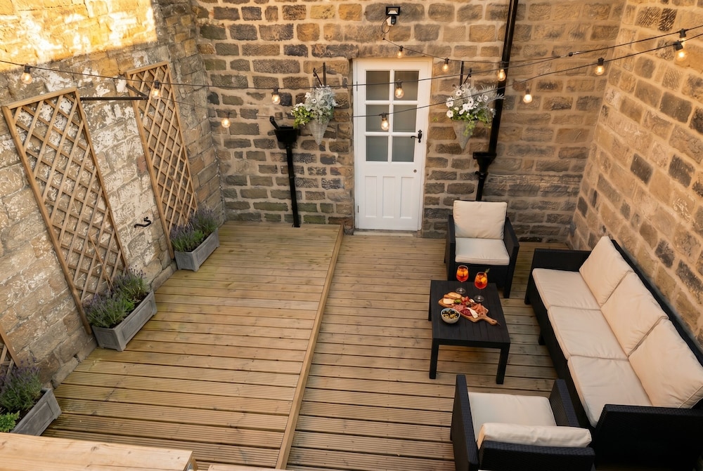 The Willow Restaurant & Cottages 32/50