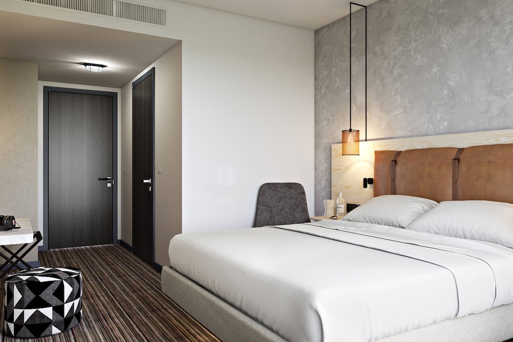 MOXY DUESSELDORF SOUTH 10/52