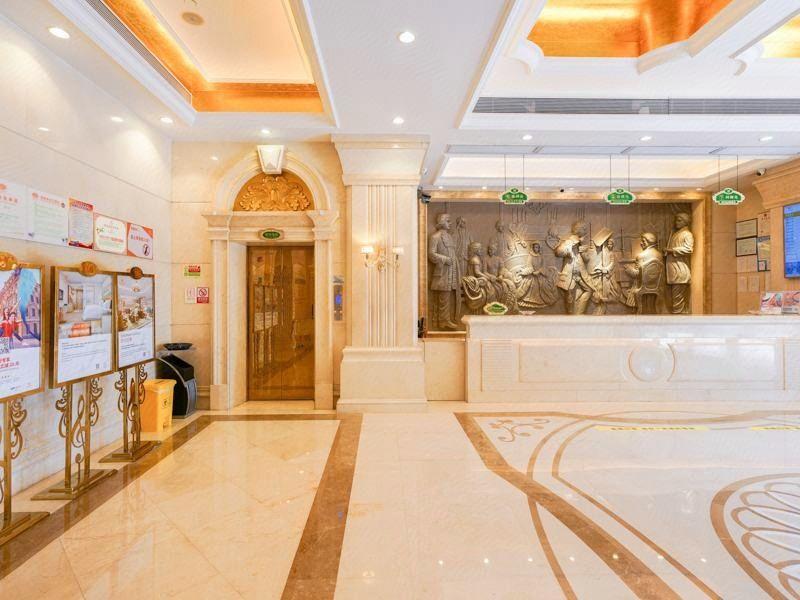 Vienna Hotel (Zhongshan Tanzhou) 9/42
