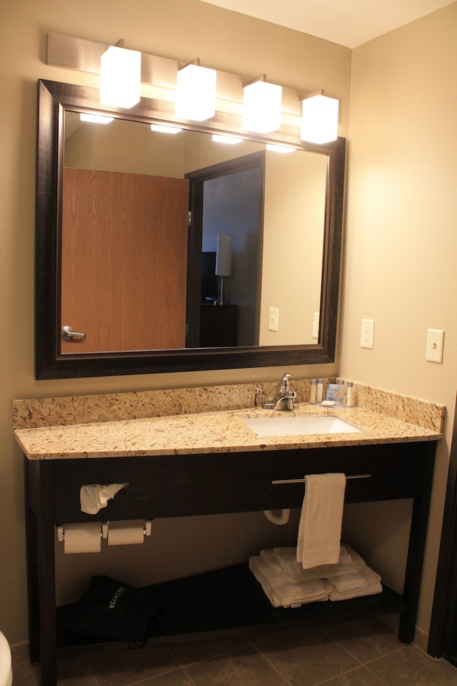 Brookstone Lodge Suites 37/43