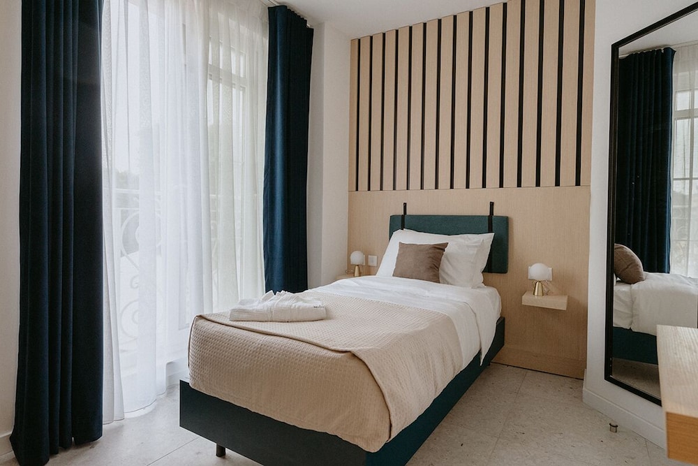 Room, Single, Single Bed, French Bed