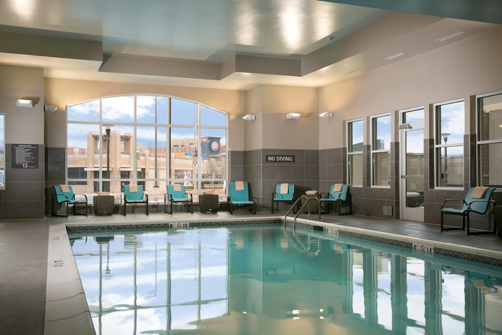 Residence Inn Kansas City At the Legends 12/27