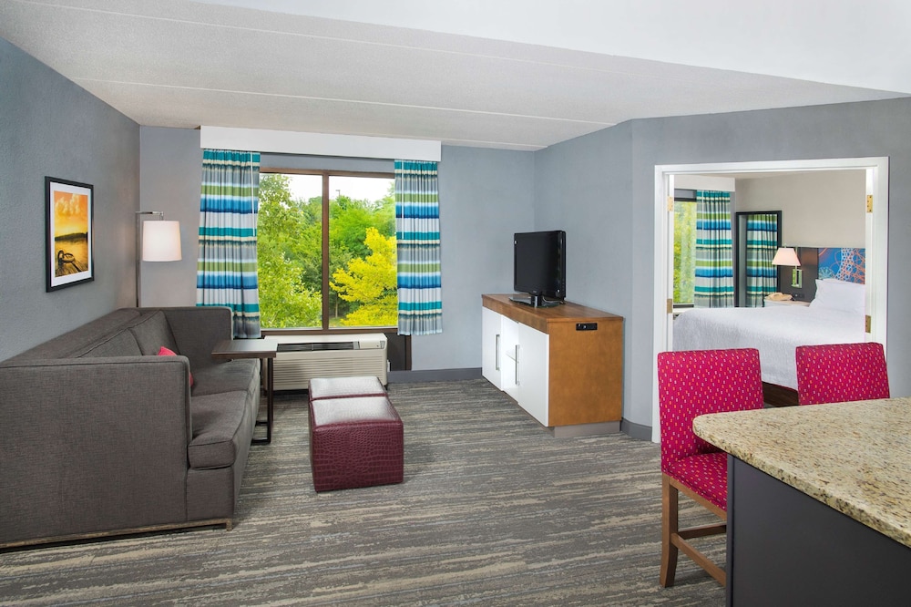 Hampton Inn Suites Annapolis 27/39