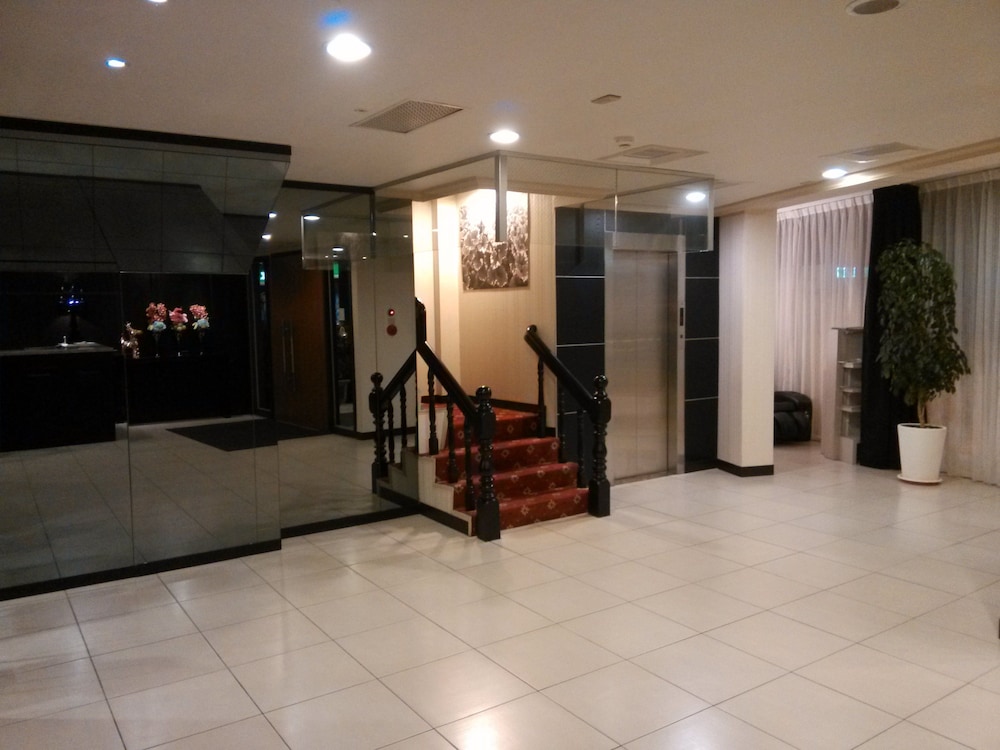 A CASA HOTEL 6/29