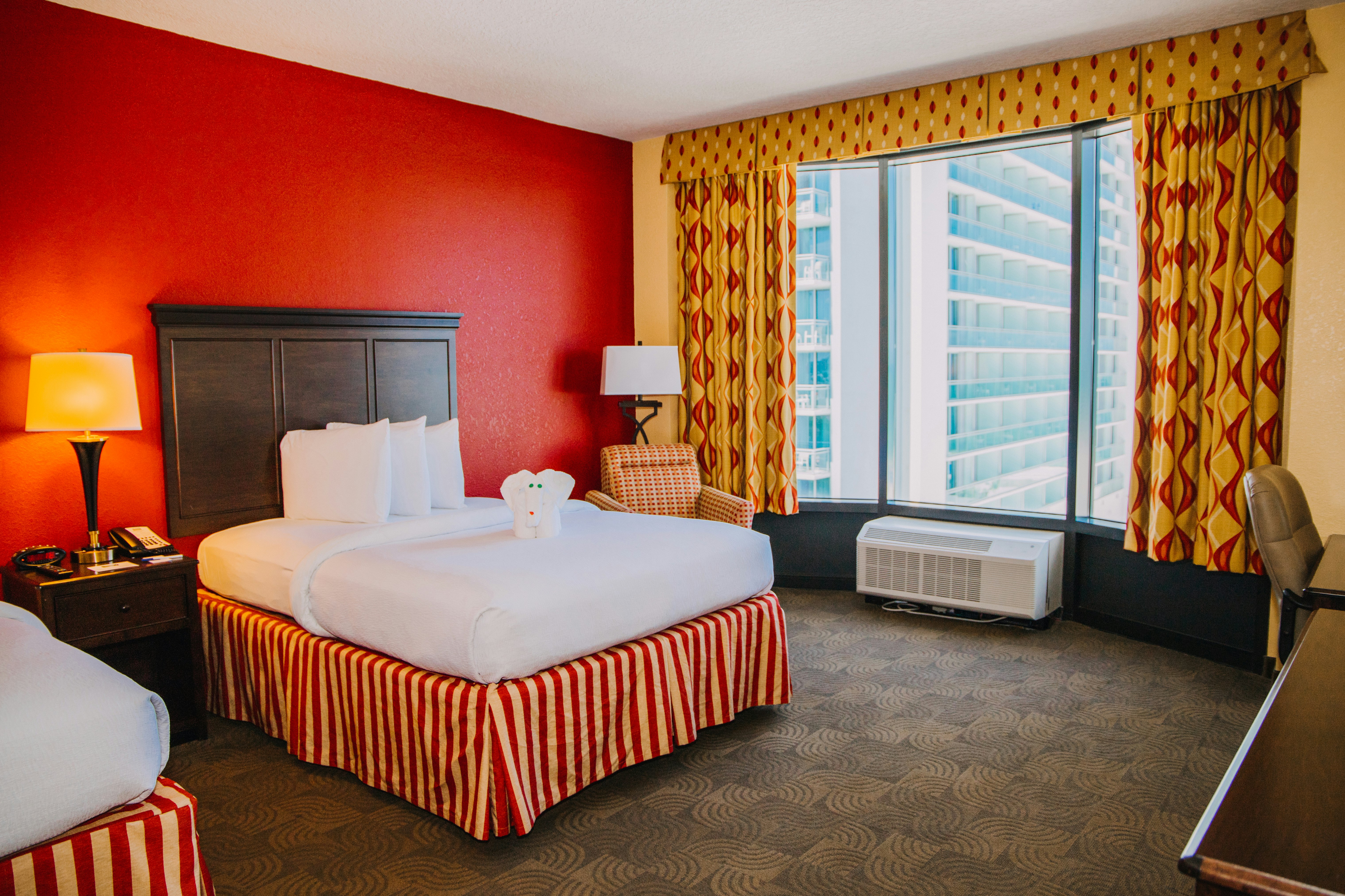 Pier House 60 Marina Hotel 20/67
