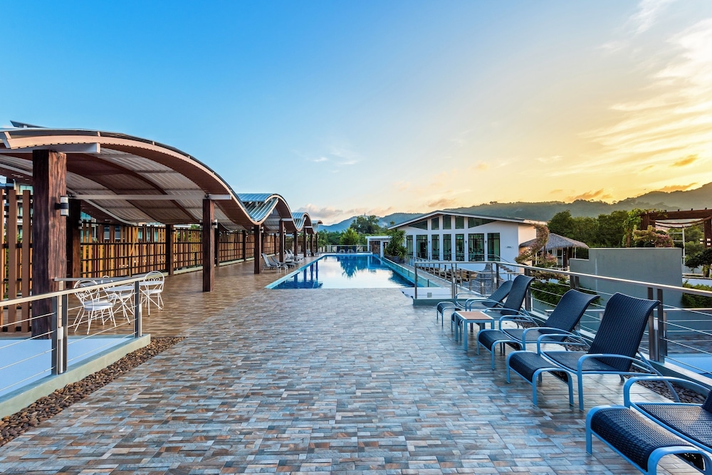 Chalong Miracle Lakeview Resort & Spa 94/100