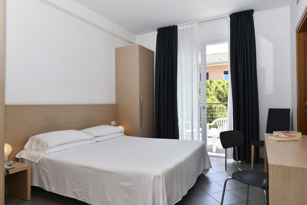 Hotel Eden 6/62