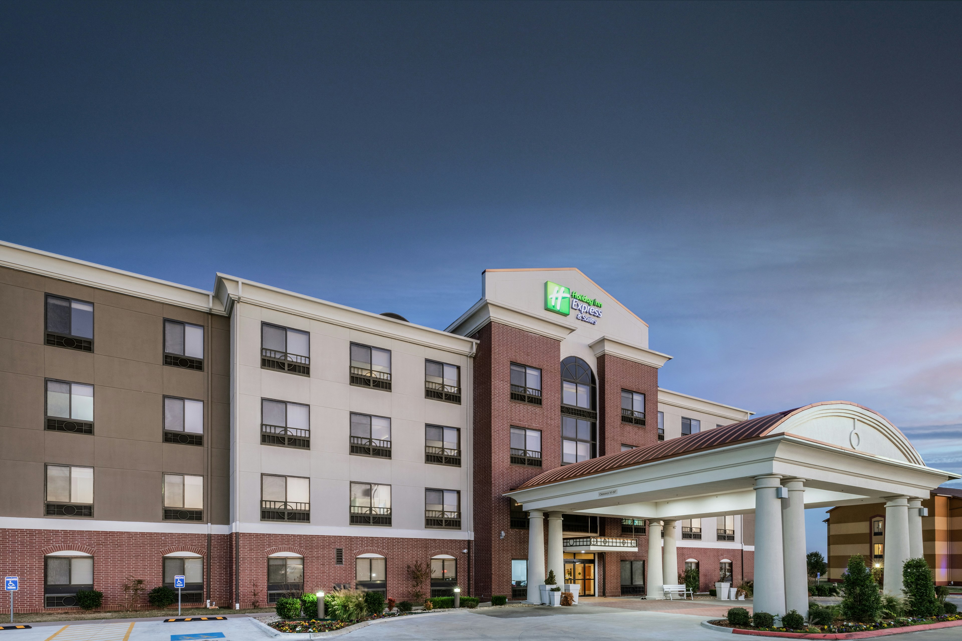 Holiday Inn Express Hotel And Suites Pryor 3/53