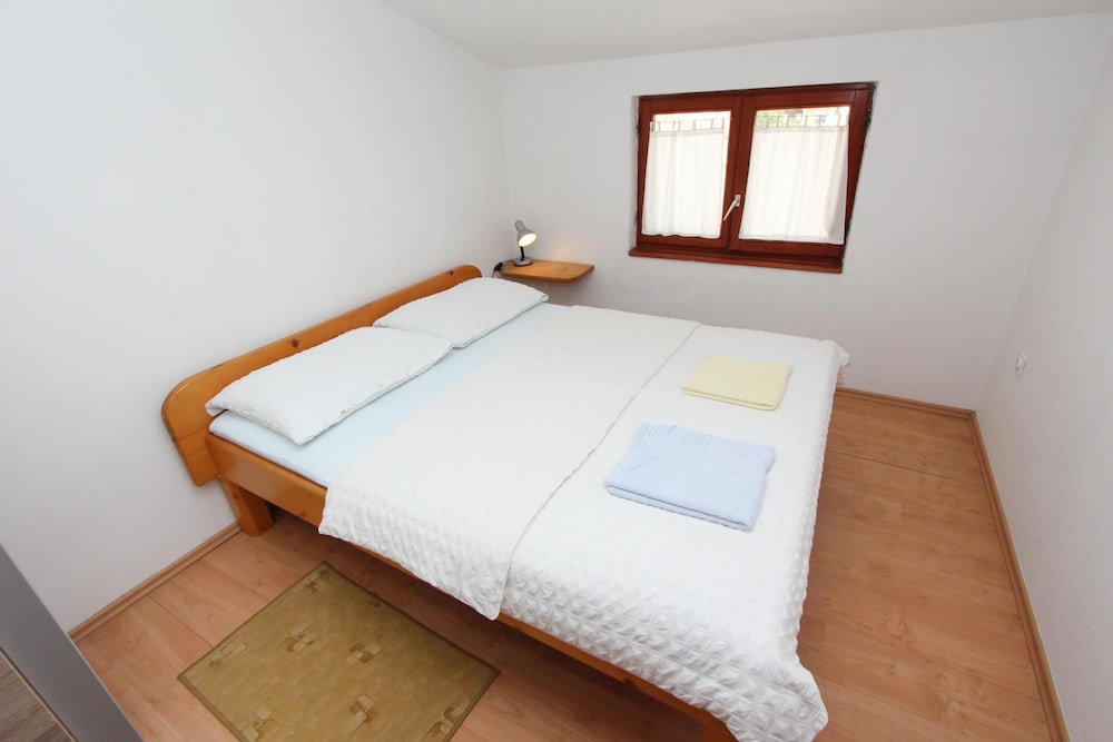 2 BEDROOMS, APARTMENT