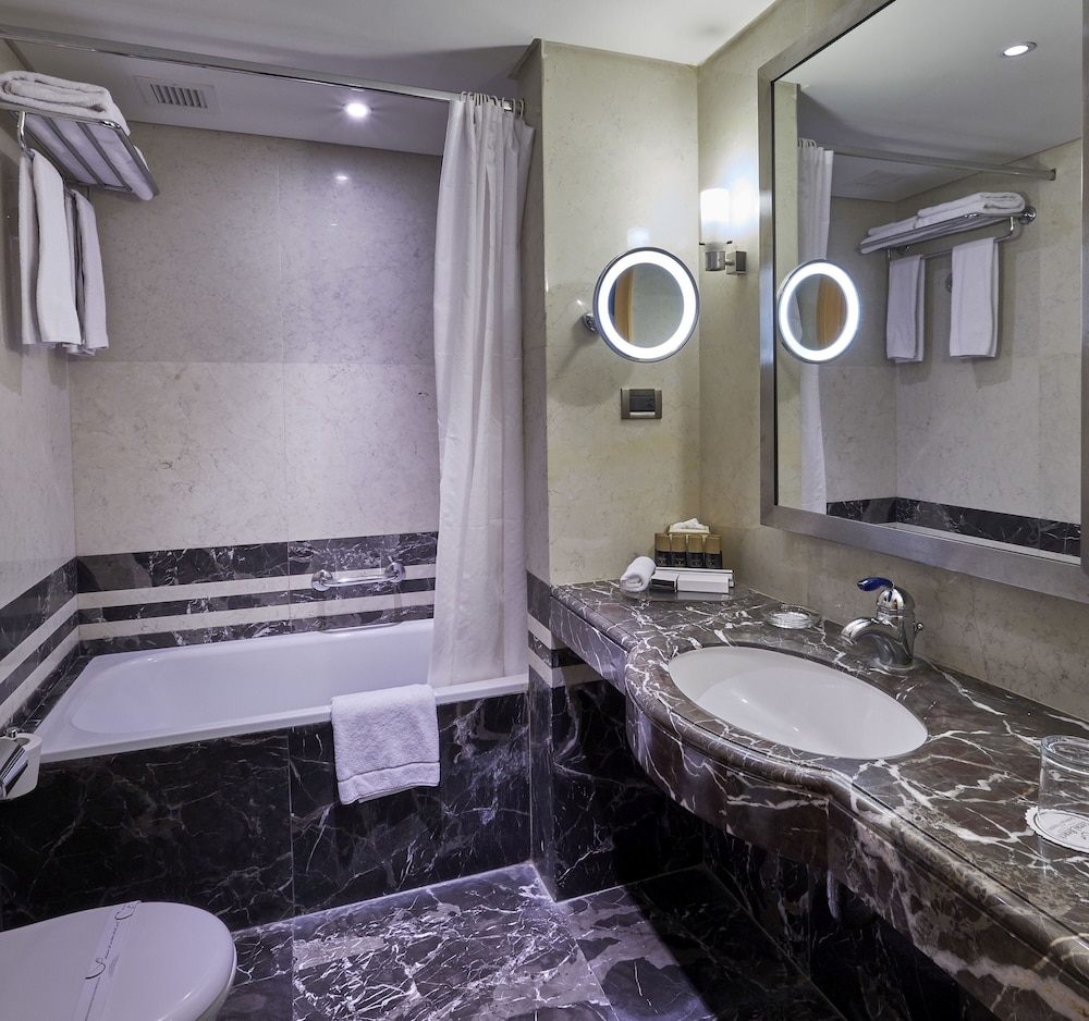 Coral Beach Hotel & Resort Beirut 48/49